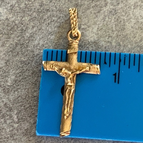 14K Gold Crucifix Pendant - Picture 7 of 8